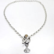 Halskette mit Lotusblume und Swarovski - Shine Coral Cercle Halsketten KOOMPLIMENTS 